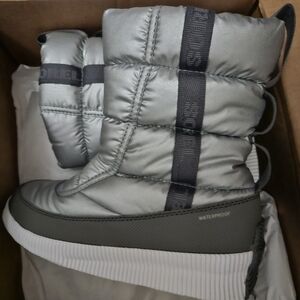 Sorel Silver and Gray Winter Boots